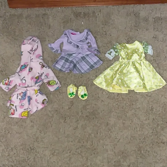 American girl doll - Picture 3 of 3